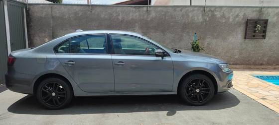 VOLKSWAGEN JETTA 2.0 COMFORTLINE FLEX 4P TIPTRONIC VOLKSWAGEN JETTA 2.0 COMFORTLINE FLEX 4P TIPTRONIC